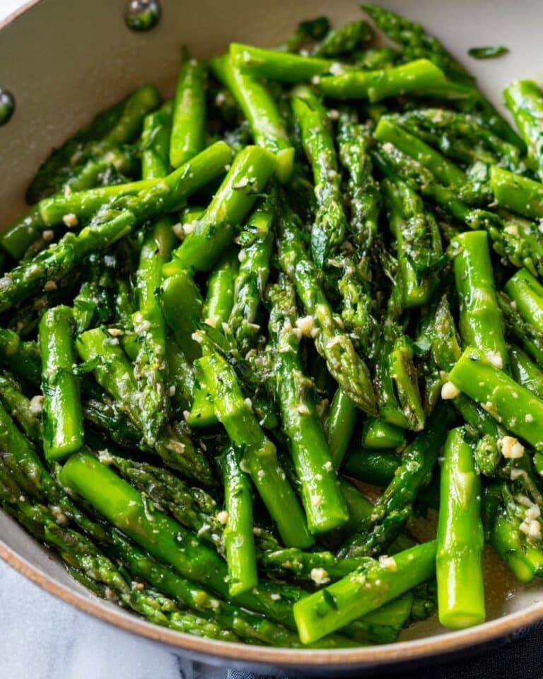 Sauteed Asparagus with Garlic and Parsley Recipe